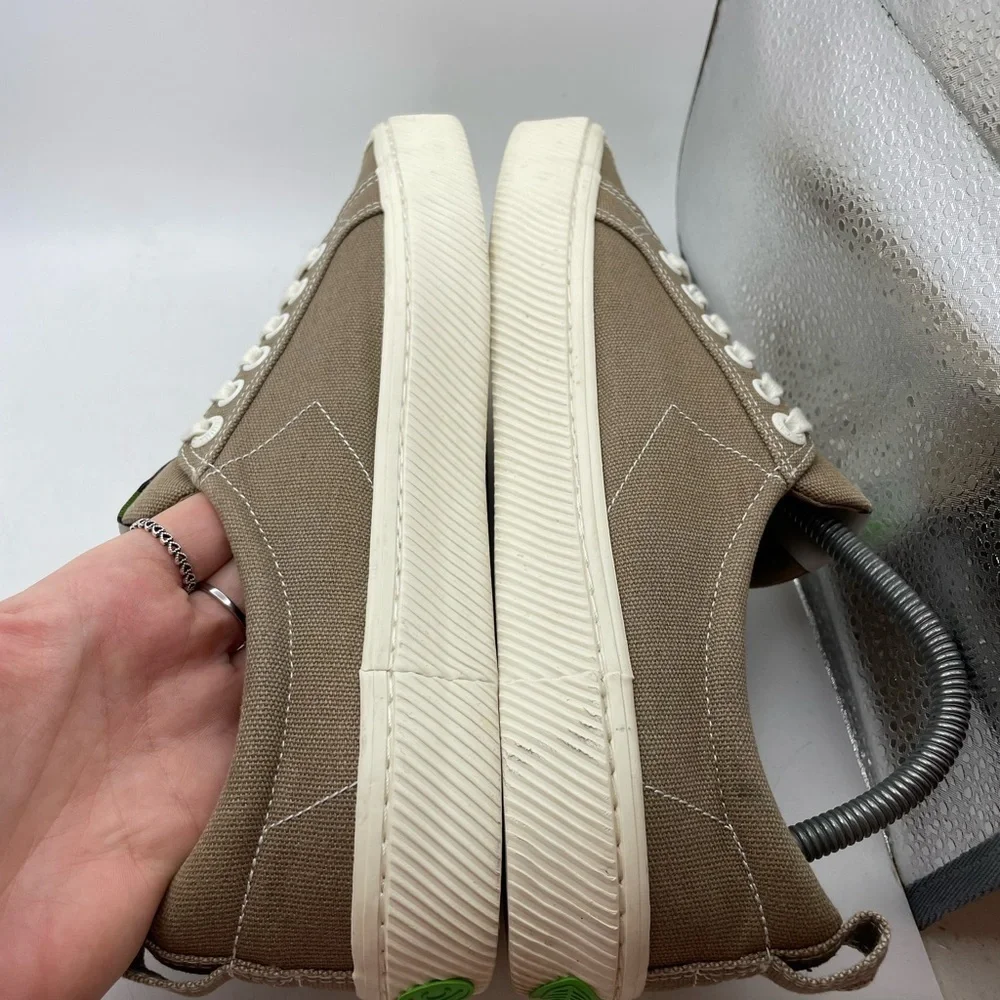 Cariuma OCA women’s brown sneakers size 9.5